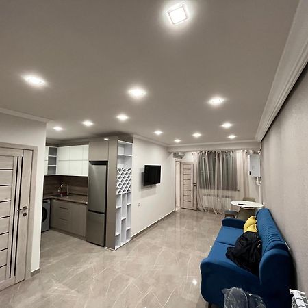 City Centre Apartment On Sakharov Square Yerevan Ngoại thất bức ảnh