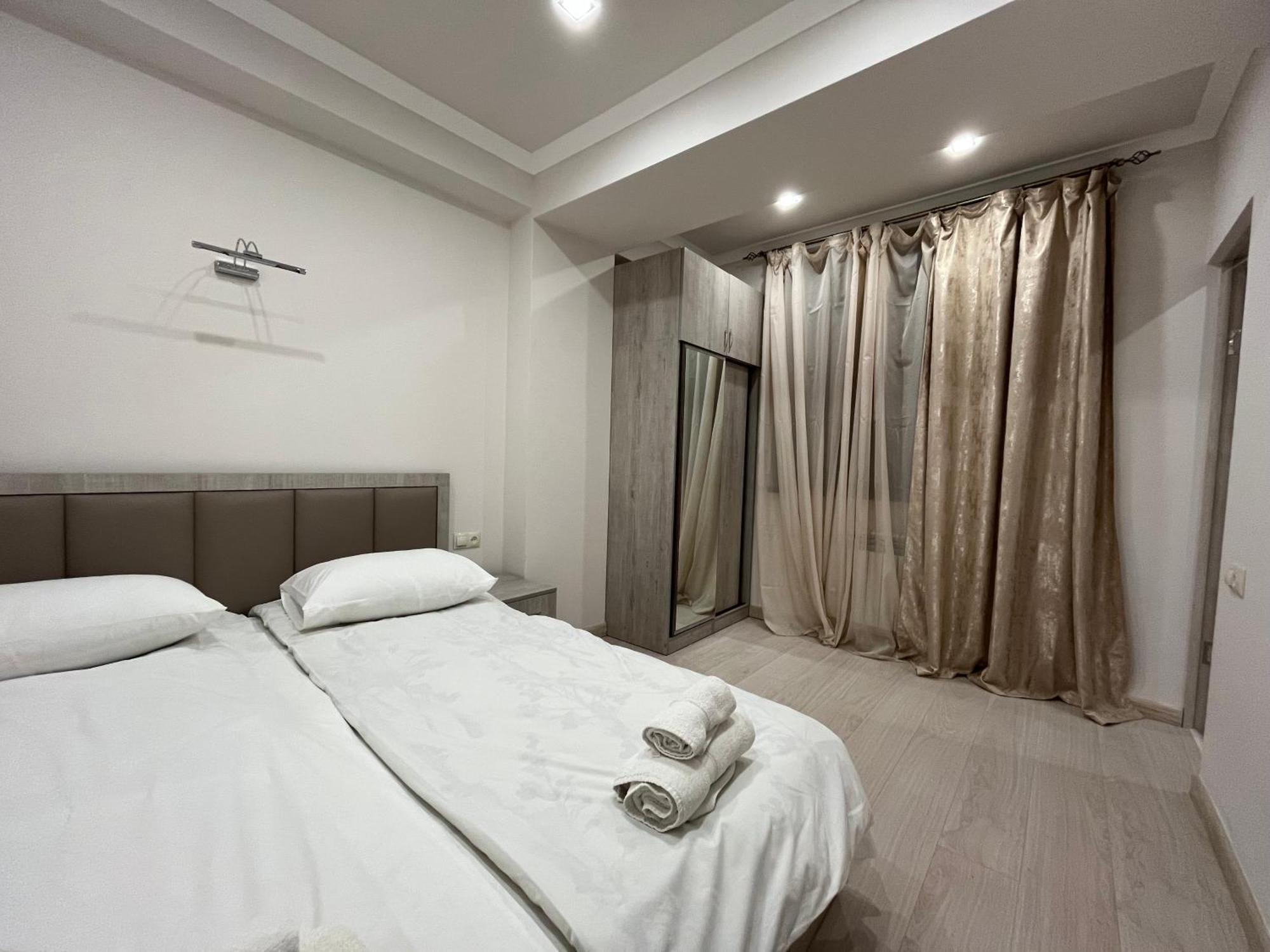 City Centre Apartment On Sakharov Square Yerevan Ngoại thất bức ảnh